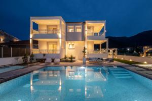 The swimming pool at or close to Sole Mare