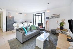 NOGA vibes 2BR in JAFFA by Holyguest