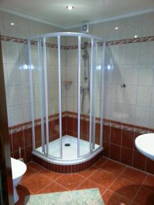 Hotel Castle Mlýn Maděrovka的一间浴室