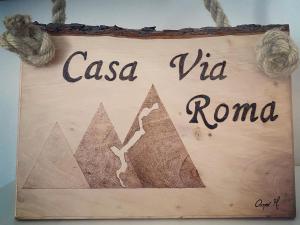 a sign that reads casa vida roma at Casa Via Roma in Intra