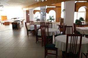 Un restaurant sau alt loc unde se poate mânca la Hotel Amiral