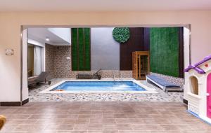 Bazén v ubytování Meral Oasis Resort Taif nebo v jeho okolí