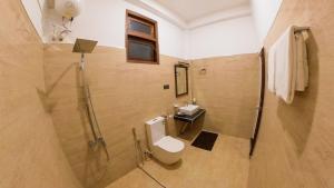 Vannituba majutusasutuses Amare Safari Resort Udawalawe +20 fotot