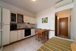 A kitchen or kitchenette at Villetta Grazia