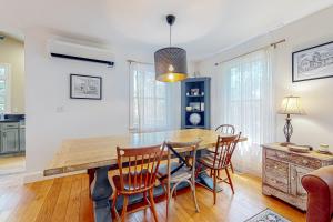 Φωτογραφία από το άλμπουμ του Fernbank Hideaway σε West Tisbury