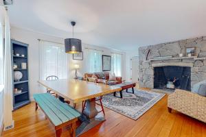 Φωτογραφία από το άλμπουμ του Fernbank Hideaway σε West Tisbury +17 φωτογραφίες