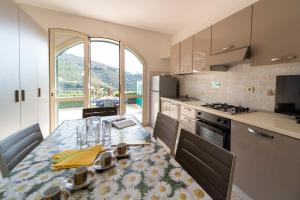 A kitchen or kitchenette at Villetta Grazia
