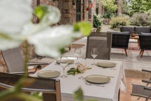 Kép Casa Rural en Candeleda con piscina y un maravilloso jardín szállásáról Candeledában a galériában