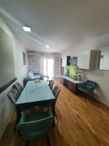 Kuchyňa alebo kuchynka v ubytovaní Apartment Diana Split Znjan