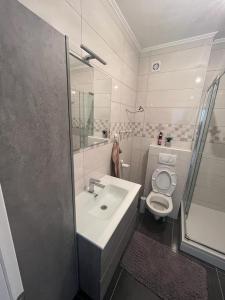Ένα μπάνιο στο Apartman Sučić