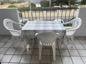 Balkon lub taras w obiekcie Cosy 3-bedroom Duplex with pool close to the beach
