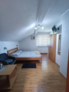 Posteľ alebo postele v izbe v ubytovaní Guesthouse Nikolina + 24 fotografií