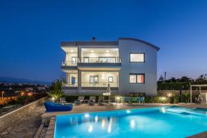 The swimming pool at or close to Elysium Seaview Oasis