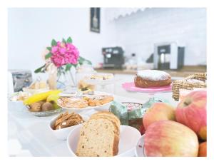 Jedlo v ubytovaní bed & breakfast alebo blízkom okolí