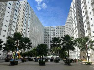 Bangunan di mana terletaknya aparthotel ini