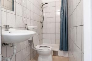 Koupelna v ubytování EasyStay 2BR Apt. connect with the whole City