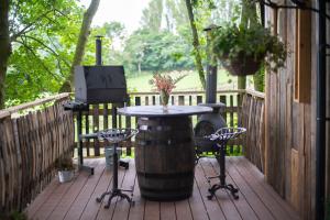 Zahrada ubytování Burtree Country House, Tipi's, Treehouse & Lodge & house rooms with hot tubs in a private garden