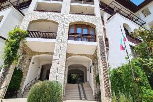 Galeriebild der Unterkunft 30 Meter vom Strand schönes Appartement in einer geschlossenen Anlage in Sweti Wlas