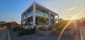 Сад в Alkion Boutique Living