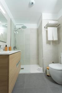 Koupelna v ubytování Canteras Beach Crush + 19 fotografií