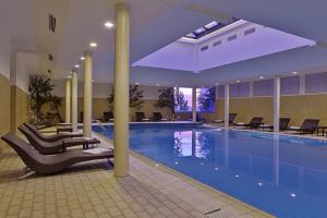 The swimming pool at or close to BV Grand Hotel Assisi