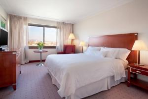 Posteľ alebo postele v izbe v ubytovaní The Westin Zagreb