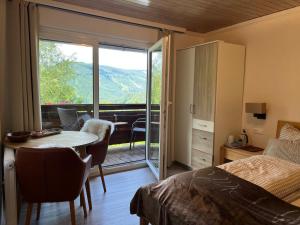 Letto o letti in una camera di Frühstückspension Gsenger