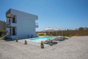 Gallery image of Captain Chris Villa in Afantou