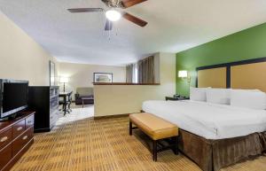 TV a/nebo společenská místnost v ubytování Extended Stay America Suites - Lubbock - Southwest