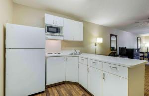 Kuchyň nebo kuchyňský kout v ubytování Extended Stay America Suites - Lubbock - Southwest