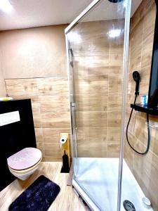 Koupelna v ubytování Haus mit Sauna am Waldrand - Nähe Brombachsee Altmühlsee