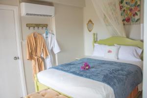 Mountain View Apartments房間的床