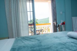 Mountain View Apartments房間的床