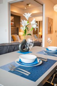 Gallery image of Luxury 1-Bedroom Condo in DT Toronto in Toronto