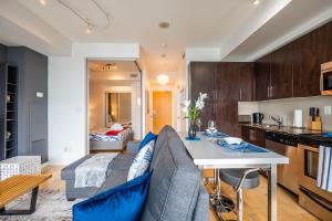 Gallery image of Luxury 1-Bedroom Condo in DT Toronto in Toronto
