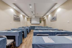 Бізнес-центр і / або конференц-зал в Xinhuating Business Hotel
