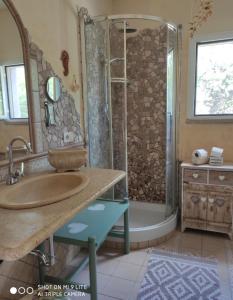 A bathroom at Appartamenti in Villa