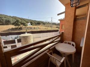 A balcony or terrace at Hotel Restaurante Los Caños de la Alcaiceria
