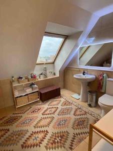 Koupelna v ubytování Exquisite experience in Tallinn, 3 BR home!