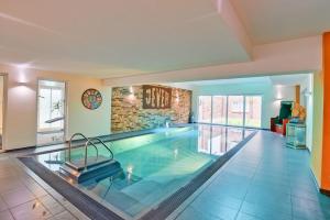 Bazén v ubytování Hotel Im Schützenhof, Jever nebo v jeho okolí