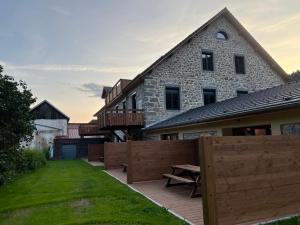 Budova, kde se aparthotel nachází