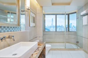 Ένα μπάνιο στο Four Points by Sheraton Shenzhen