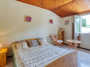 Postel nebo postele na pokoji v ubytování Holiday Home Pontac-Gadet 2 by Interhome + 21 fotografií