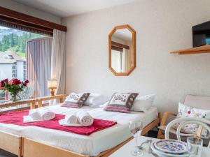 Postel nebo postele na pokoji v ubytování Apartment Rosablanche B72 by Interhome