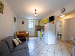 Η κουζίνα ή μικρή κουζίνα στο Holiday Home Le Moulin by Interhome