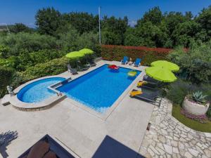 Bazén v ubytovaní Holiday Home Villa Anamaria by Interhome alebo v jeho blízkosti
