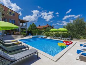 Bazén v ubytovaní Holiday Home Villa Anamaria by Interhome alebo v jeho blízkosti