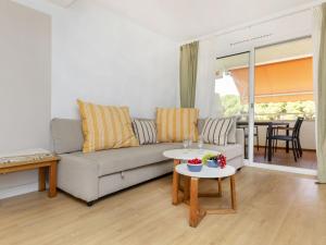 Posedenie v ubytovaní Apartment Green Mar C by Interhome