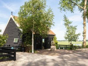 Zdjęcie z galerii obiektu Holiday Home Polderzicht by Interhome w mieście Zuid-Beijerland
