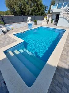 Πισίνα στο ή κοντά στο Holiday Home Delfin